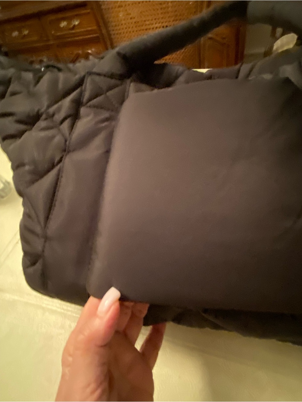 Wilo Quilted Black Women’s carry on Bag with Detachable shoulder Strap - Picture 3 of 6